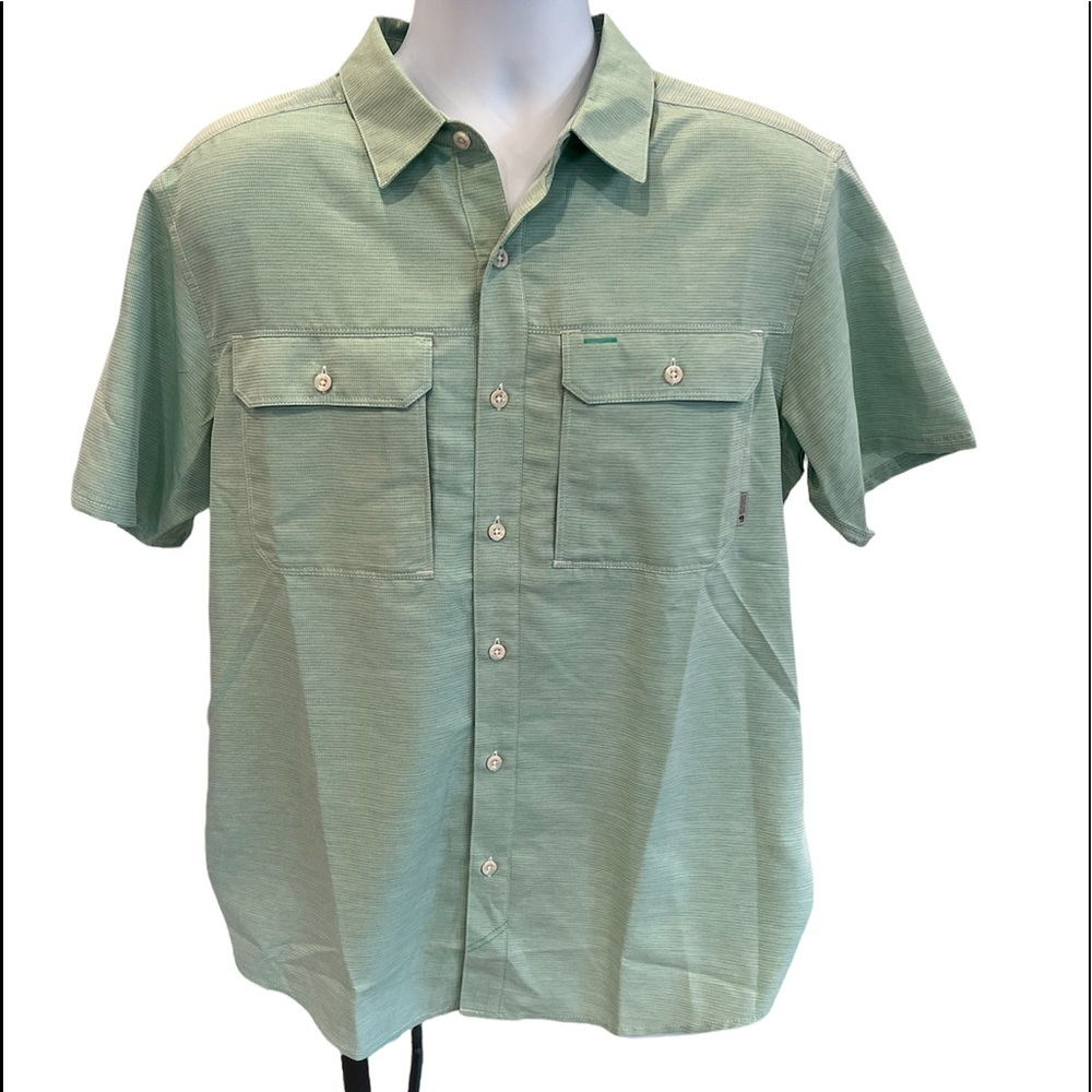 Mens Mountain Hardwear short sleeve button down shirt w/venting in back